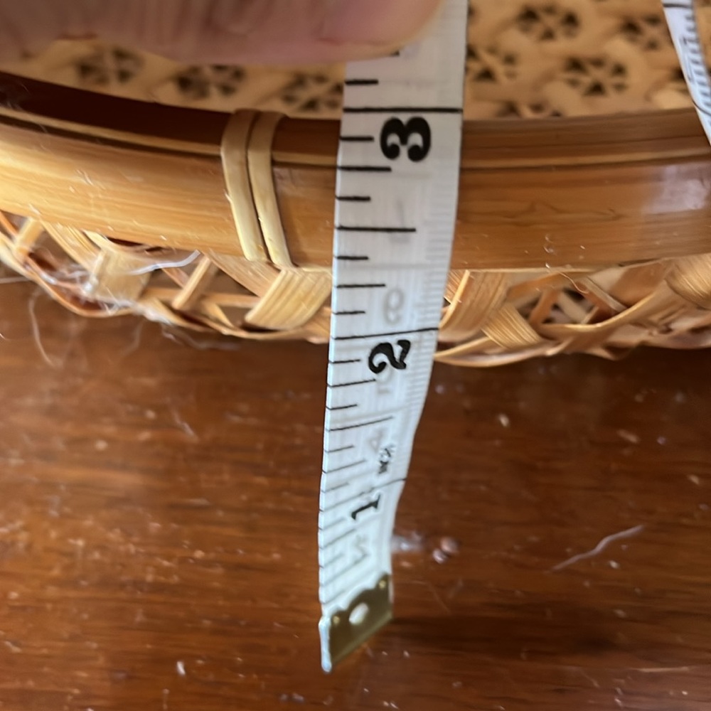 Beautiful basket - Picture 3 of 5
